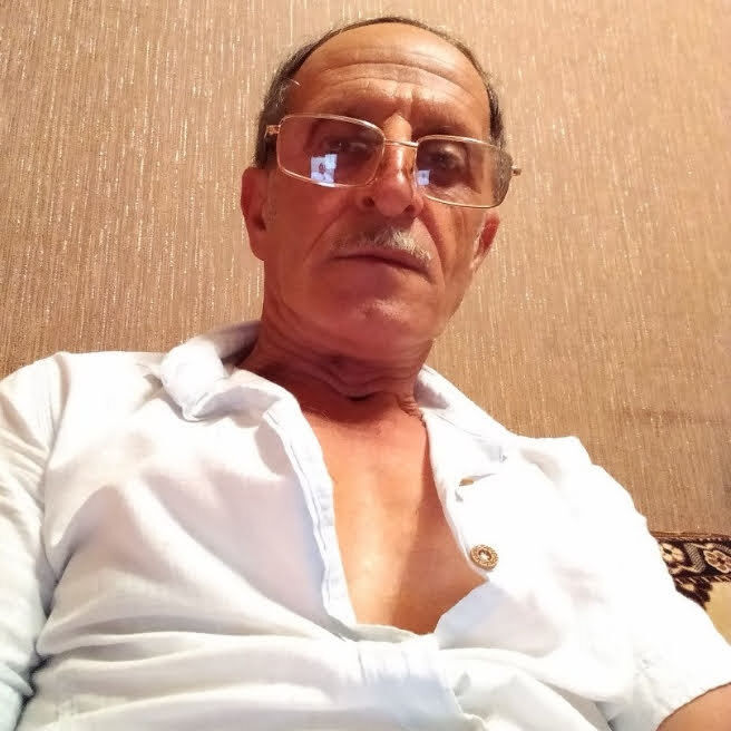  24776884  Batka, 67 ,    