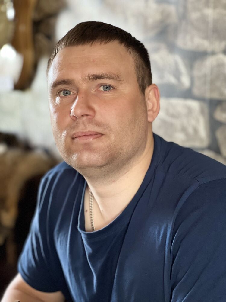  ,   Deniss, 36 ,   ,   