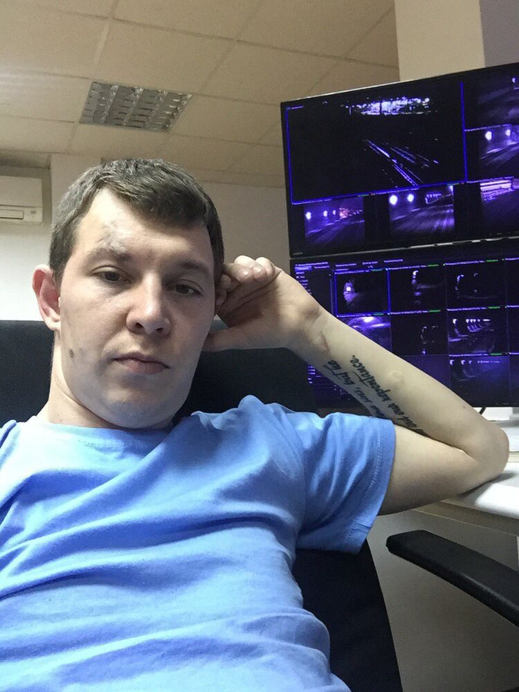  28073064  Alexander, 33 ,    