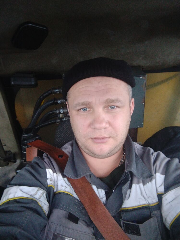  48135624  , 33 ,    
