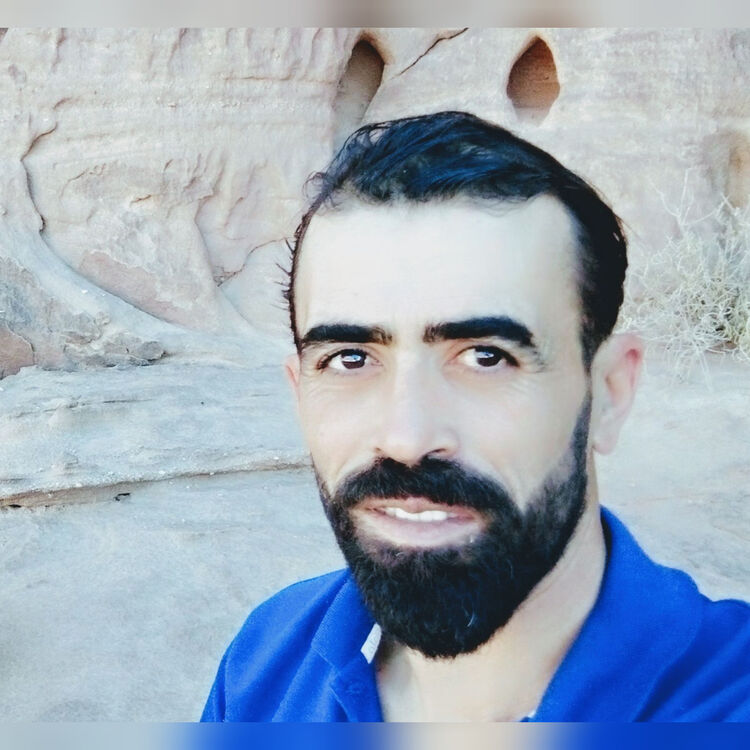  ,   Loay, 38 ,   ,   