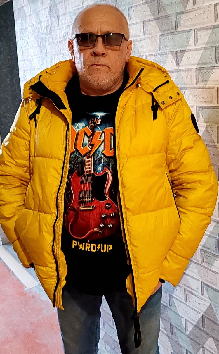  49271854  Gennady, 37 ,    