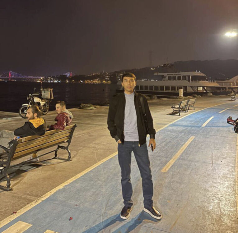  38154664  AziM, 30 ,    