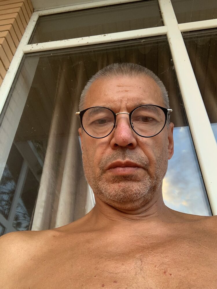  45884854  Alex, 61 ,    