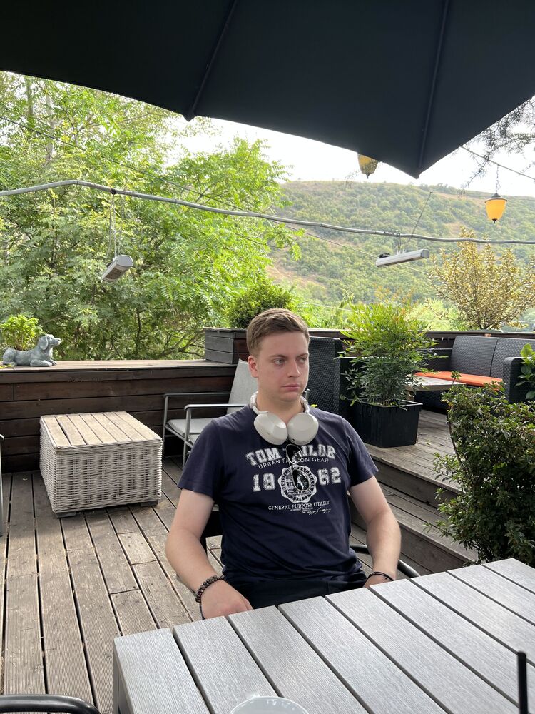  ,   Ը, 28 ,   ,   , c 