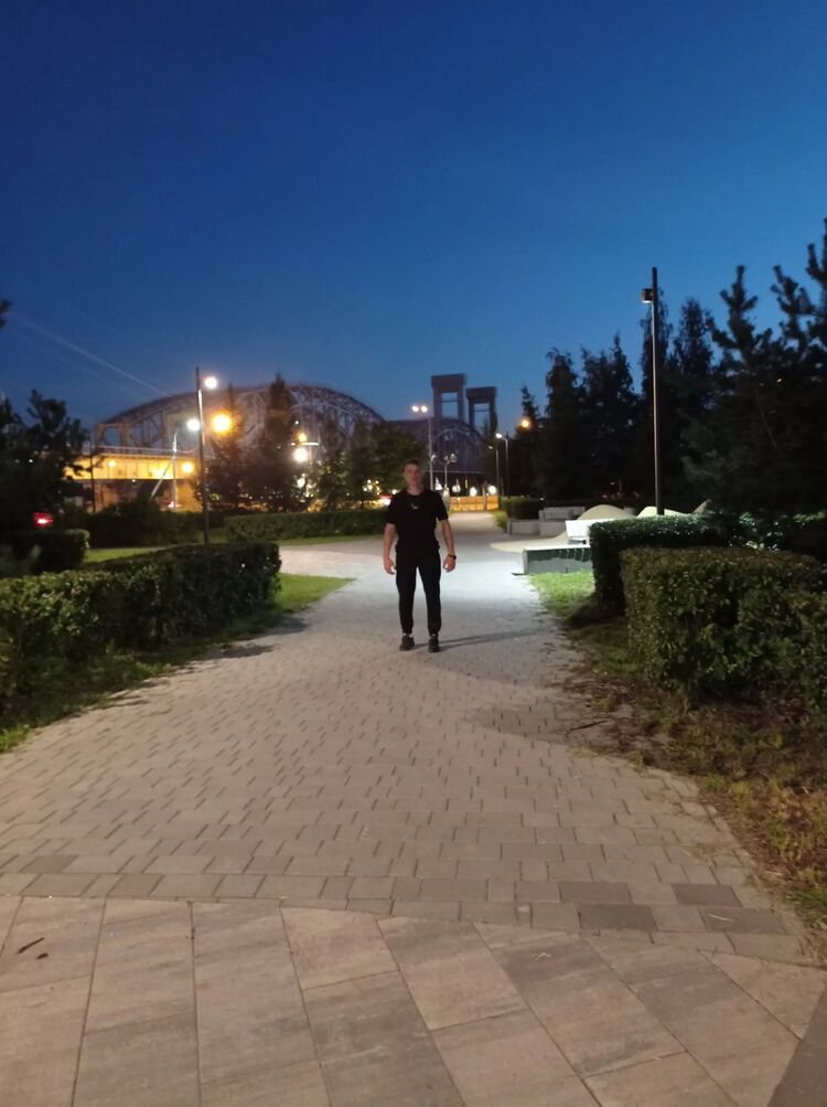  47715424  Konstantin, 23 ,    