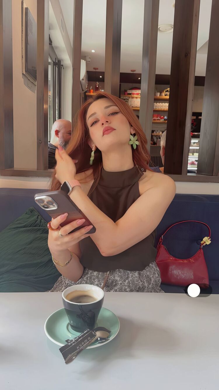  54176244  Dorsaf, 28 ,    