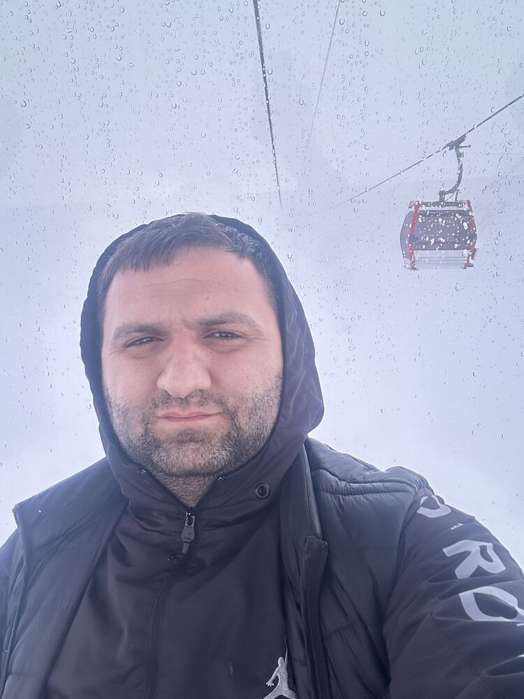  47052664  , 33 ,    