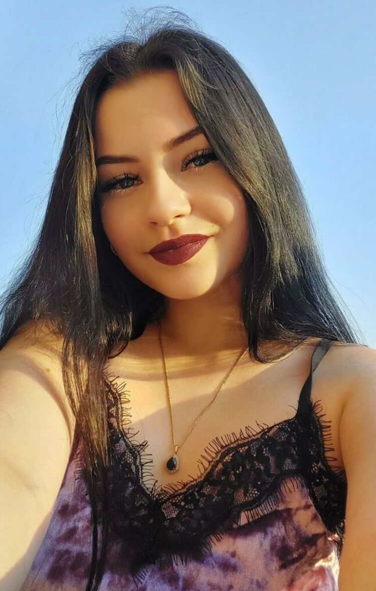  45863814  Maria, 19 ,    