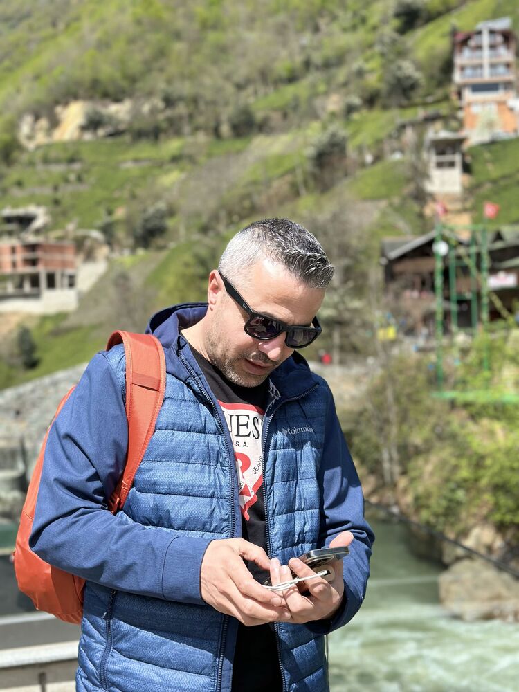  48067994  Murat, 41 ,    