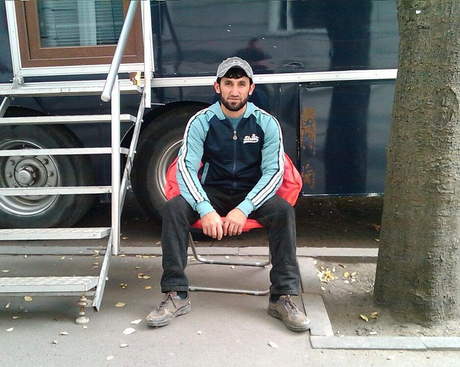  6732834  Roman, 48 ,    