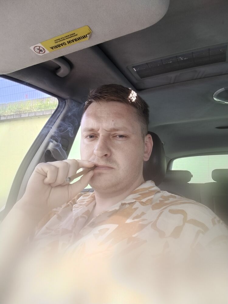  52790954  , 32 ,    