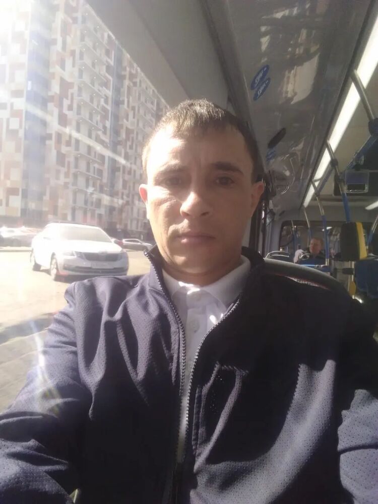  52023374  , 37 ,    