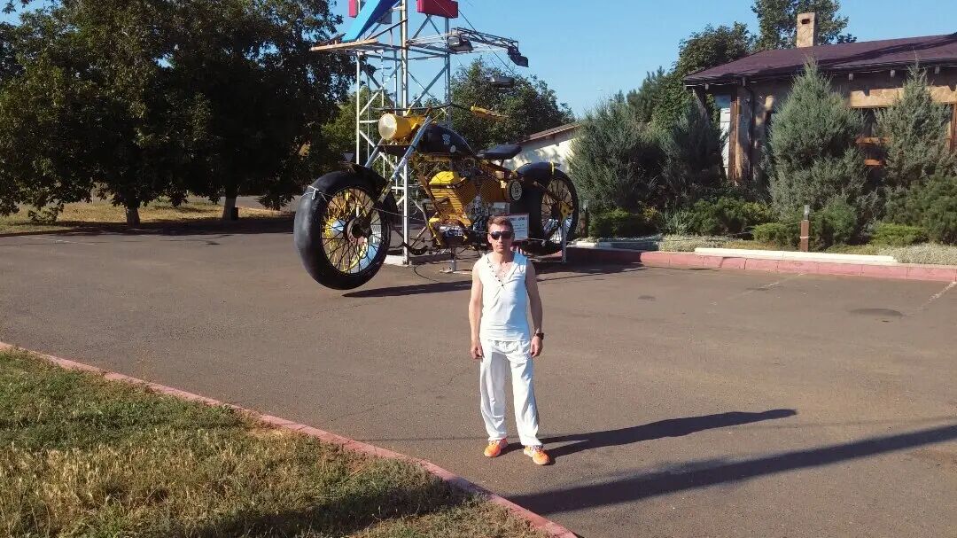  ,   Alex, 48 ,   ,   