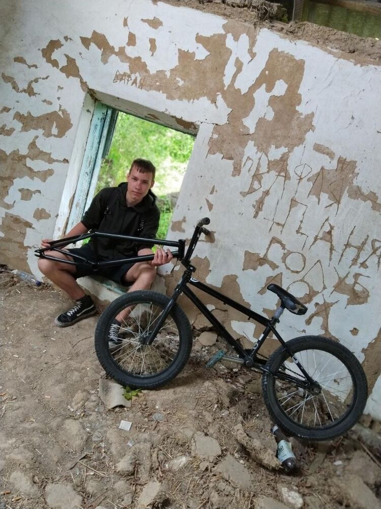  44128444  , 19 ,    