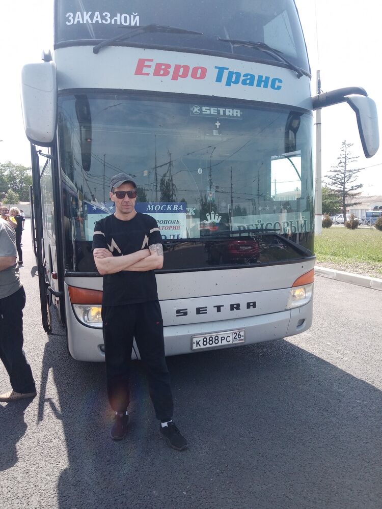  28535594  Vladimir, 44 ,    