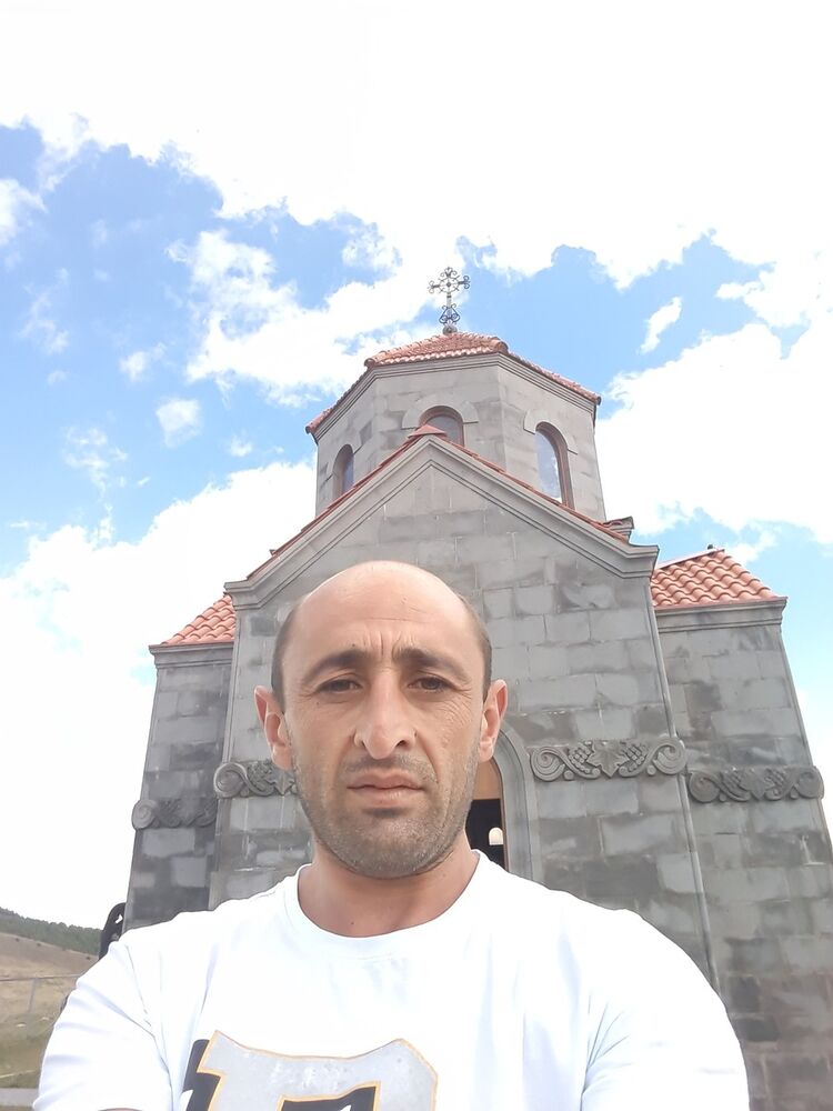 ���� 17637384 ������� Mher, 40 ���, ���� ���������� � ������