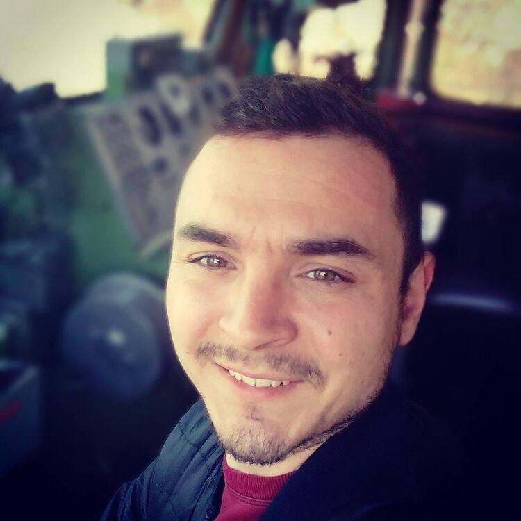 43485564  , 27 ,    