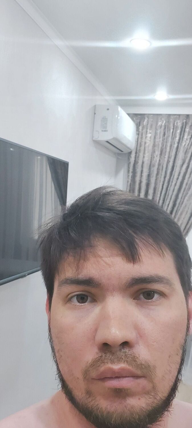  43315074  Alejandro, 33 ,    