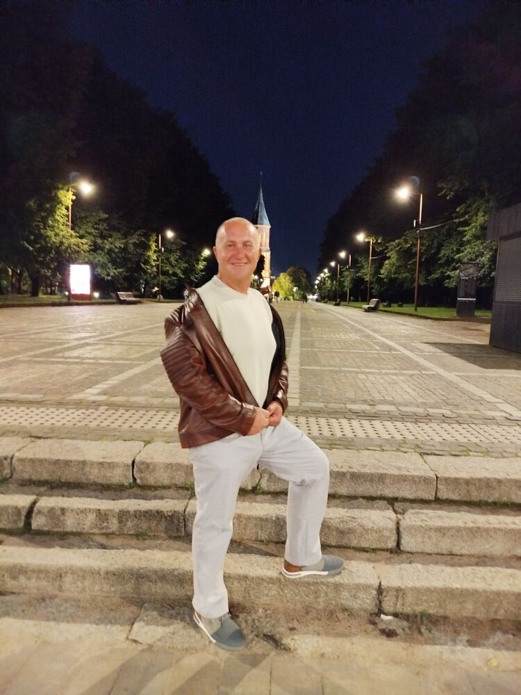  53272284  Dragan, 47 ,    