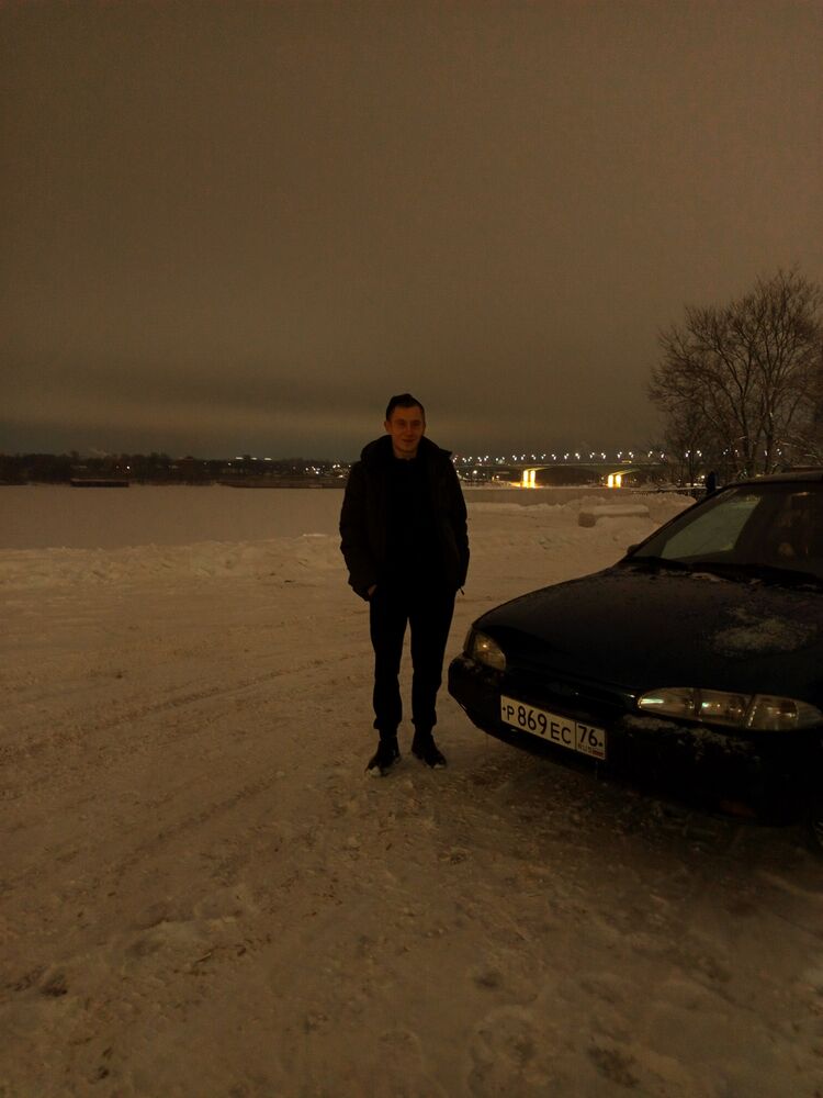  48719524  Vladimir, 24 ,    
