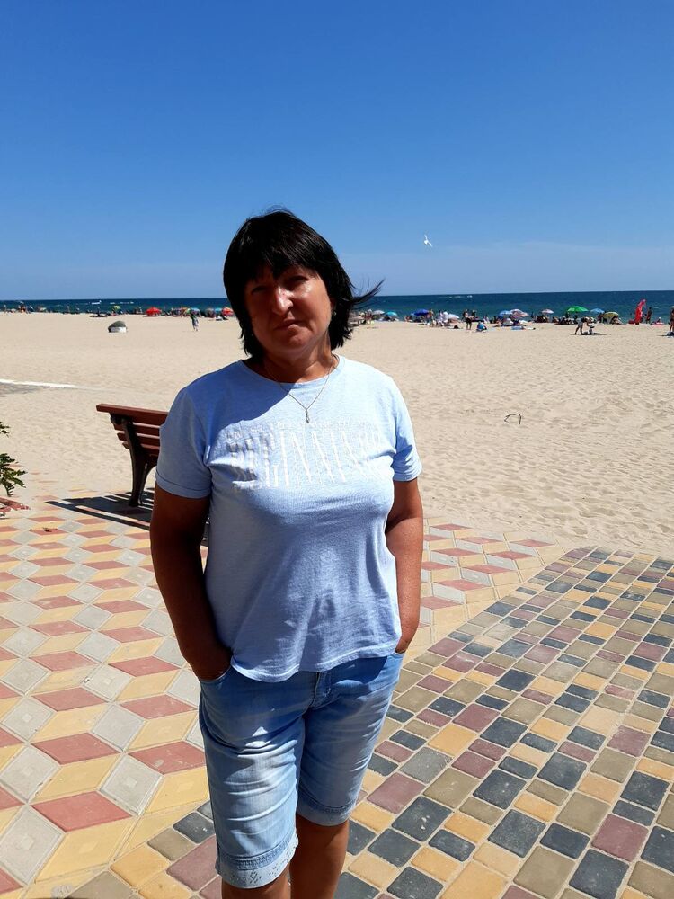  24855514  Elena, 61 ,    