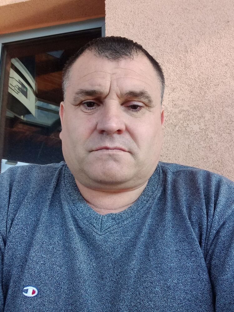  48836304  Serghei, 49 ,    