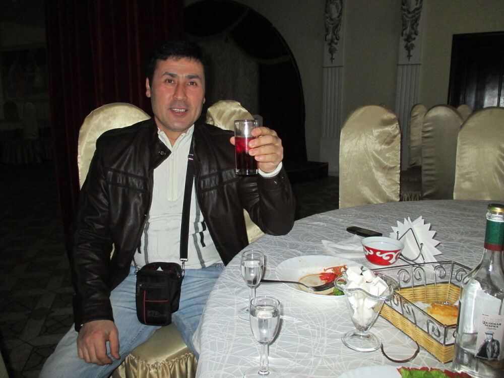  ,   Tomi, 46 ,  