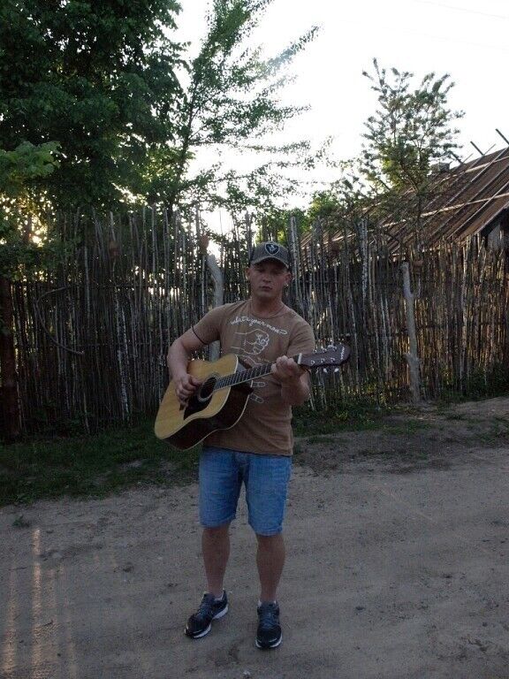  21940714  PAWEL, 44 ,    