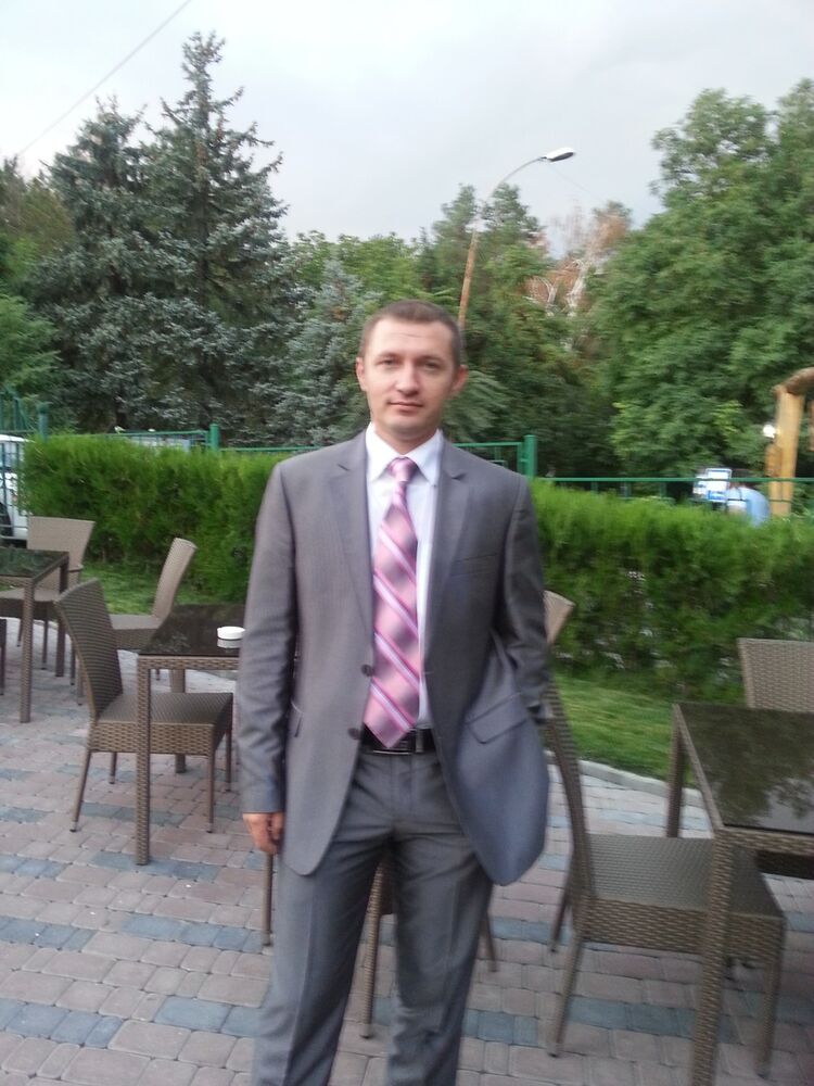  ,   Oleg, 43 ,   