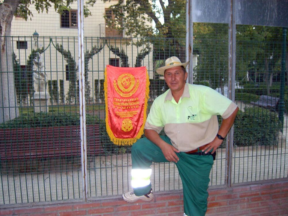  23465624  Valeriy, 64 ,    