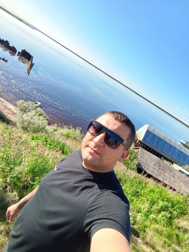  53540994  Ivan, 28 ,    