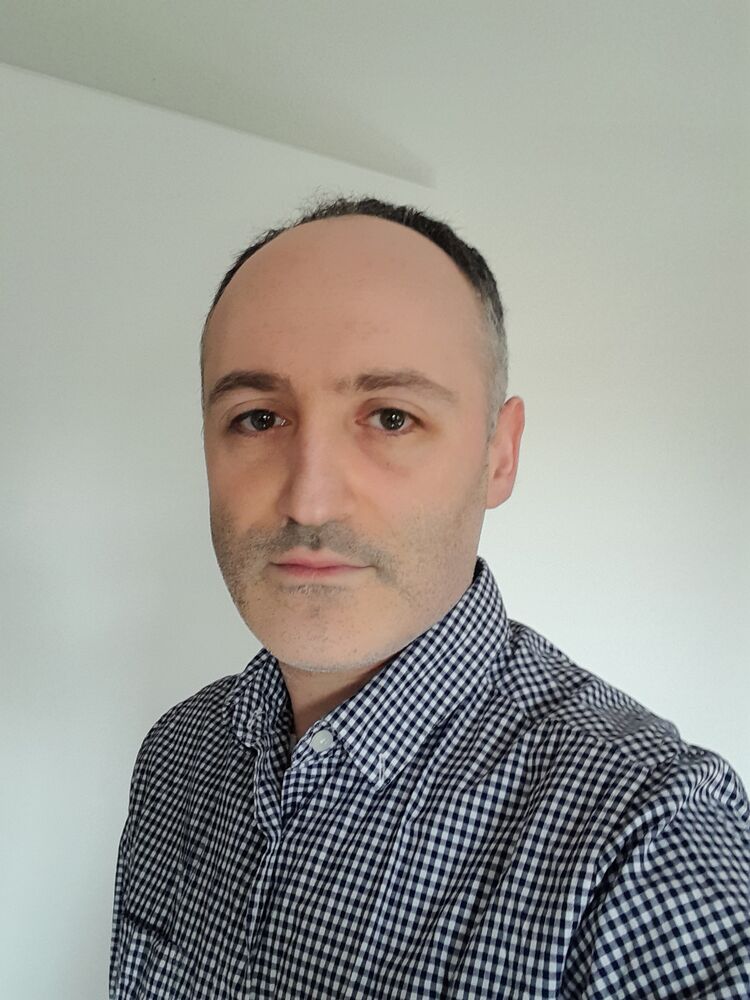 Bochum,   , 37 ,   ,   , c 