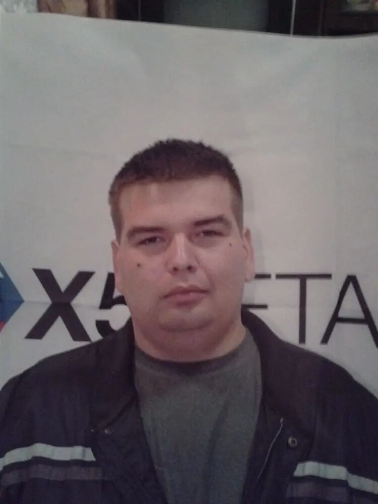  52087244  Alexander, 37 ,    