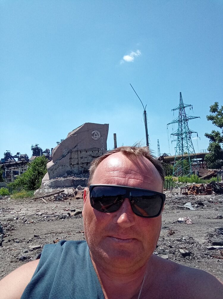  ,   Aleks, 48 ,   ,   