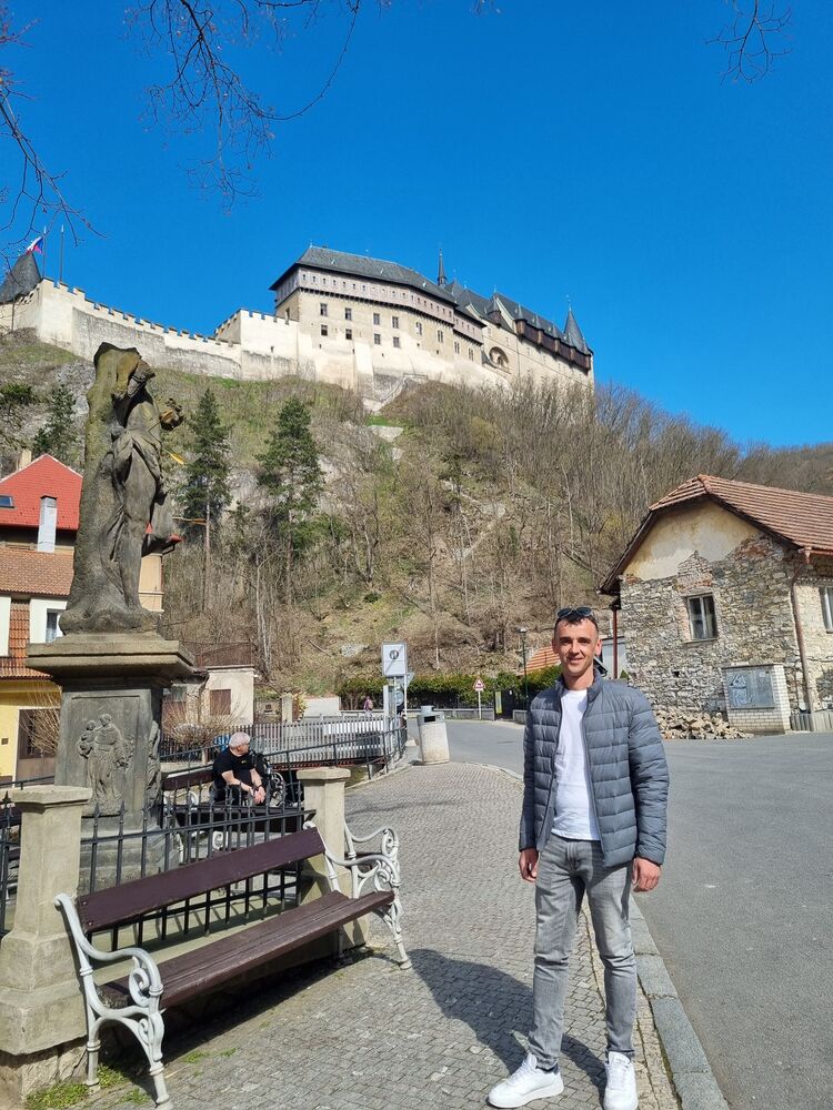  Praha,   Yaroslav, 33 ,   ,   