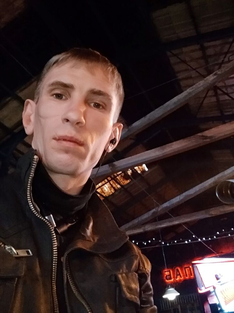 15725804  Vova, 40 ,     
