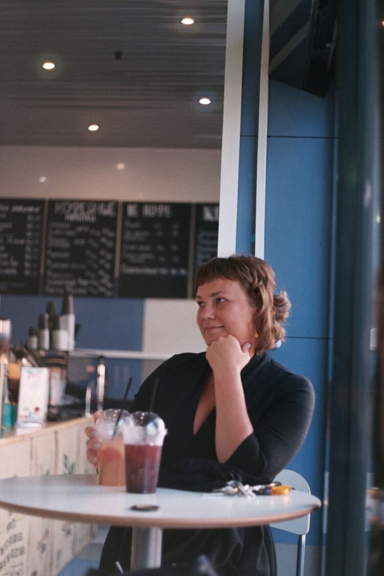  18218374  Olga, 42 ,    