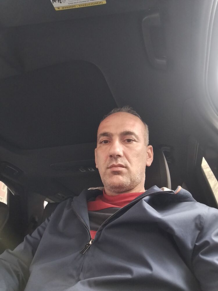  54508894  Elkin, 39 ,    