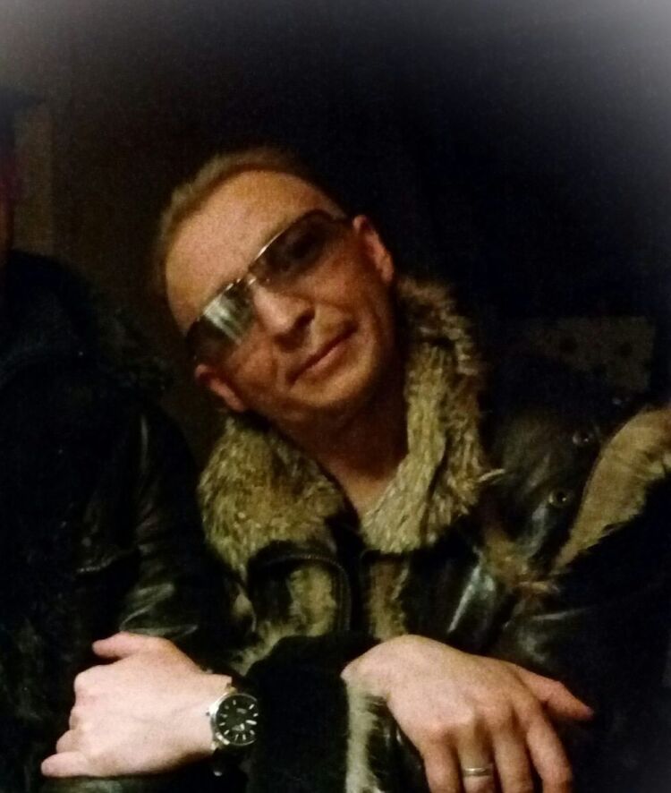  19056994  Ivan, 43 ,    