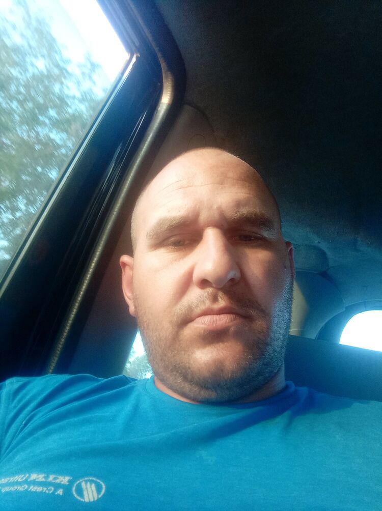  38727994  Andrei, 34 ,    