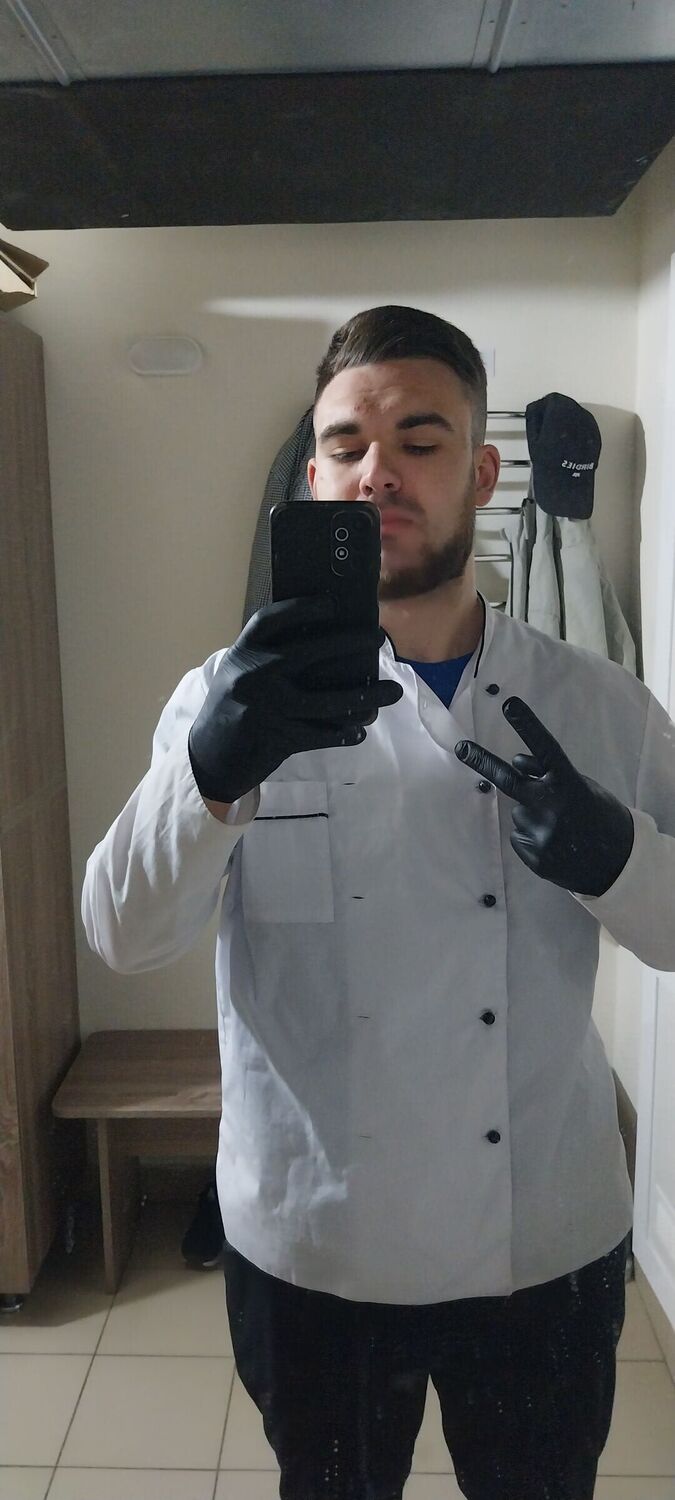  46627724  , 25 ,    
