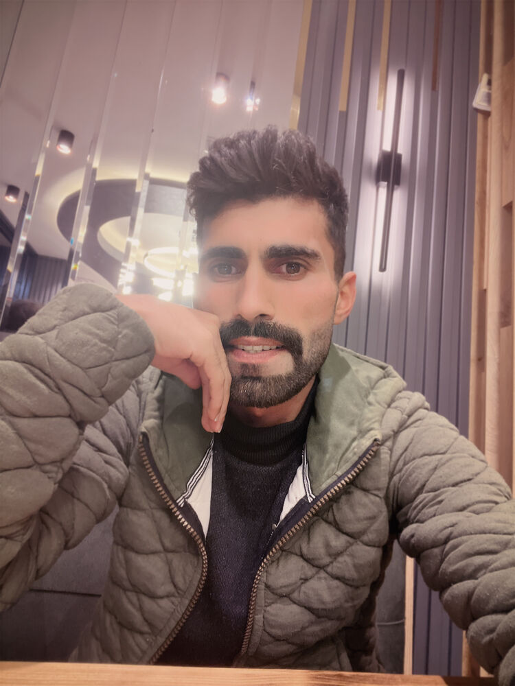  ,   Erdem, 31 ,   ,   