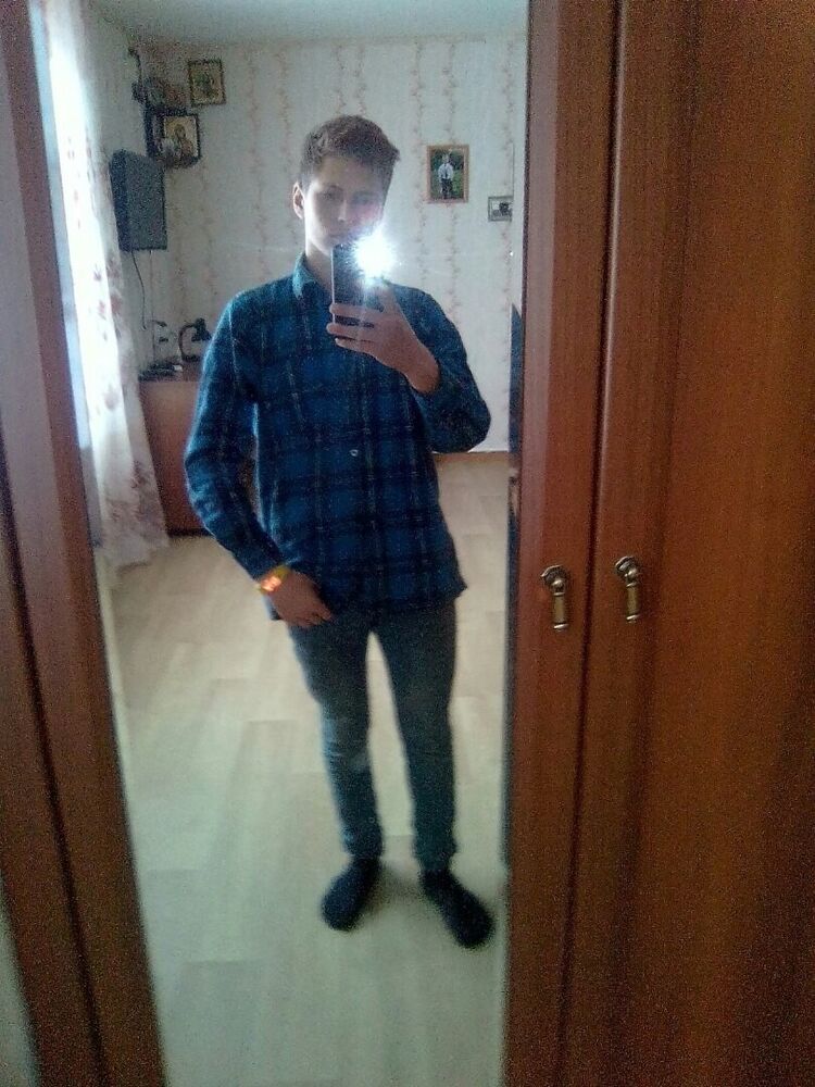  14747354  Daniil, 27 ,    