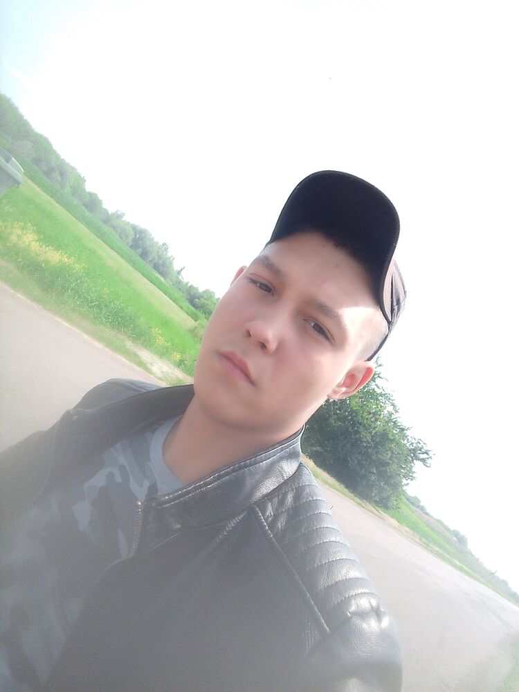  38666984  Vital, 21 ,    