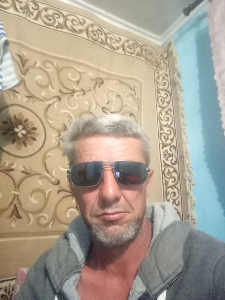  52158924  , 48 ,    