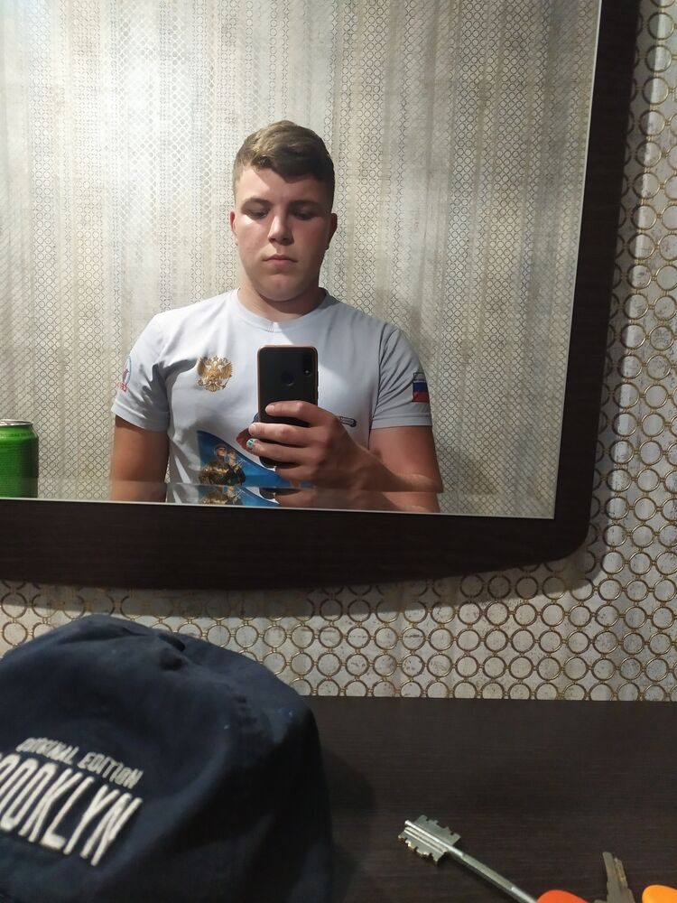  ,   Viktor, 23 ,   ,   