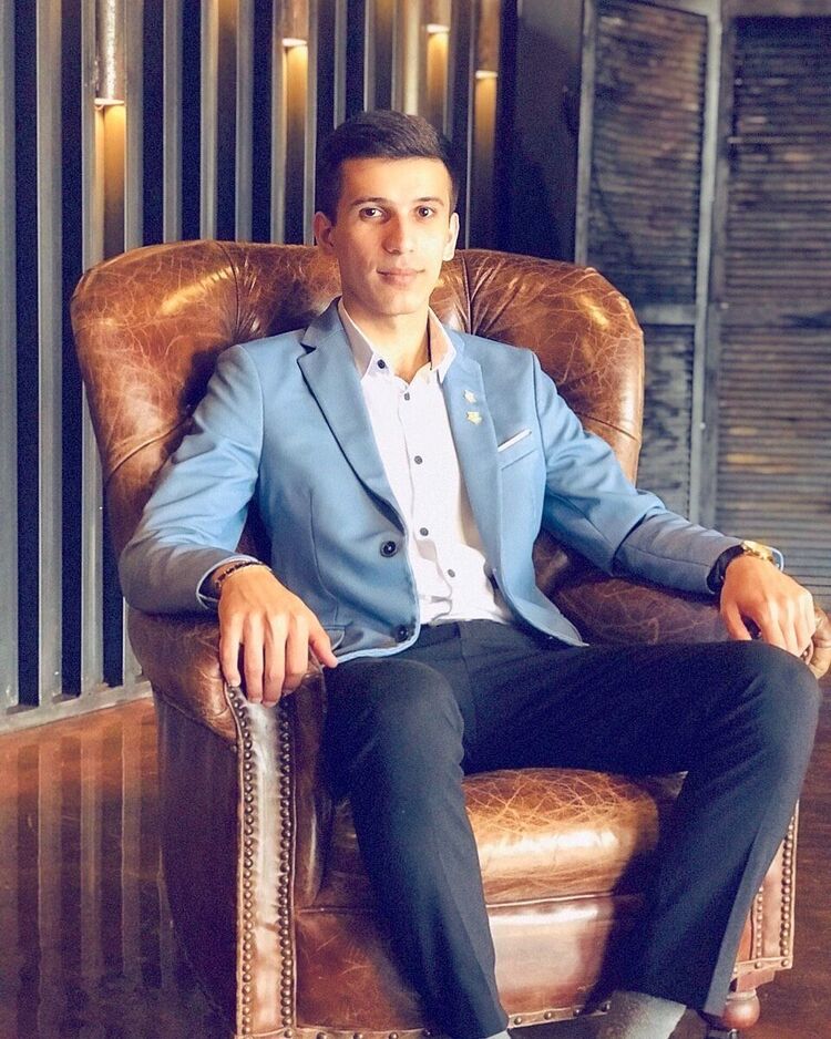  ,   Mr Bond, 31 ,   ,   , c 