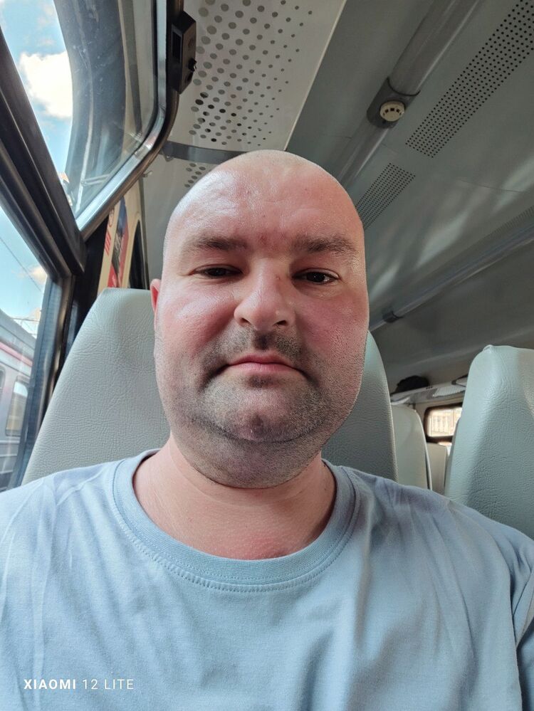  54654434  Mikhail, 40 ,    