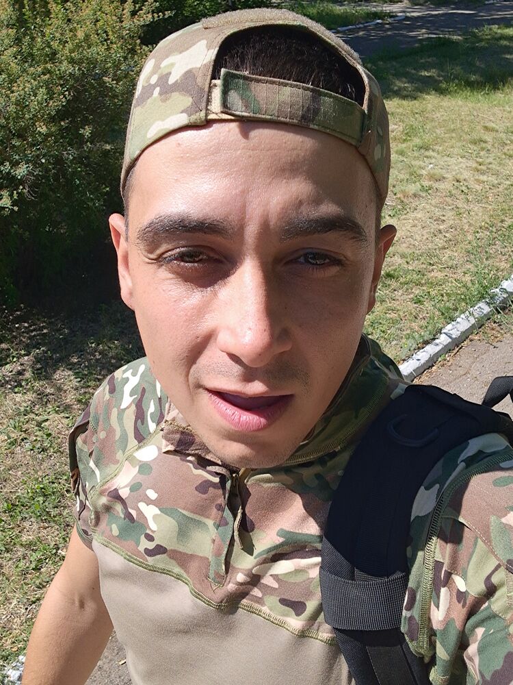  43387874  Andrei, 30 ,    